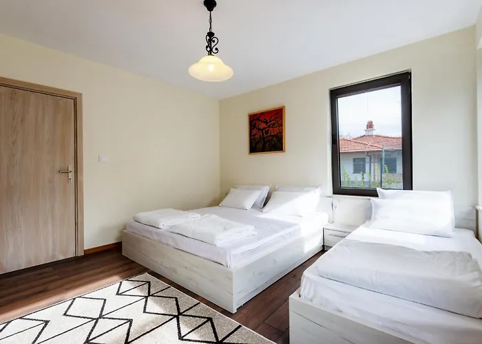 Villa маринови *