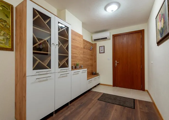 Villa маринови *